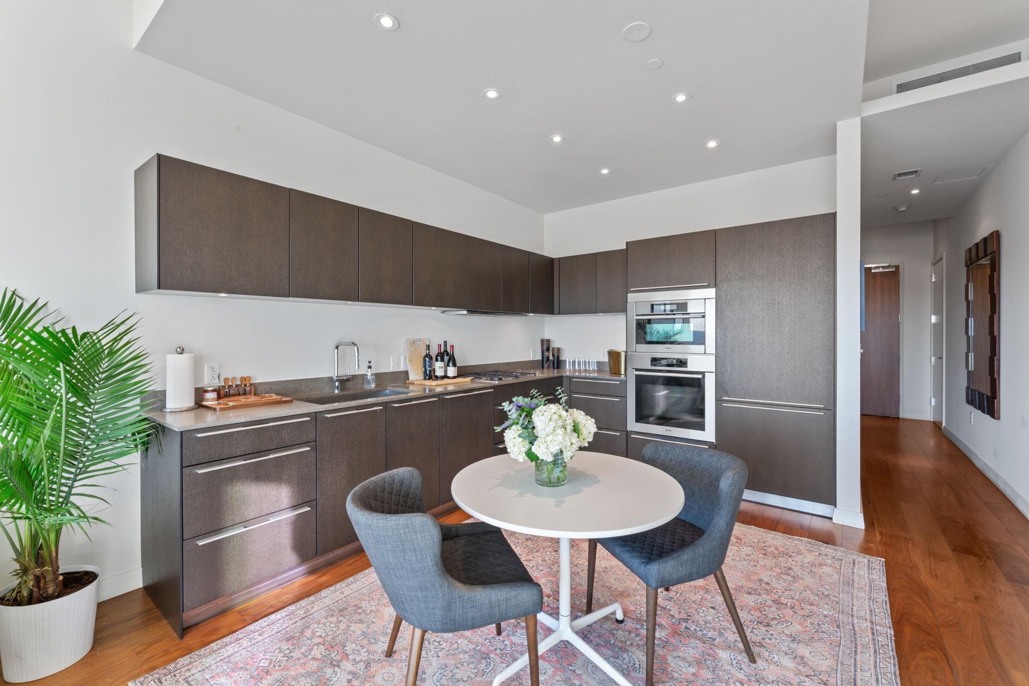 210 Lavaca ST # 1902