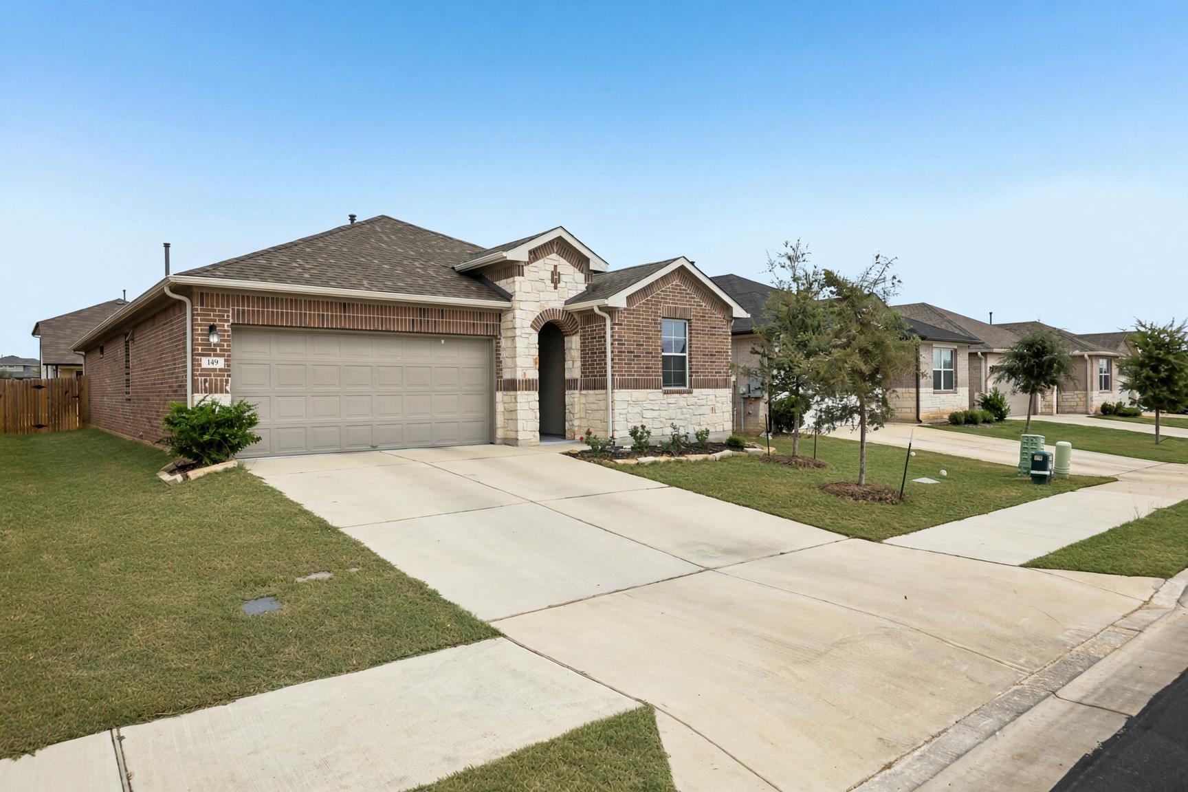 149 Mackinac LN