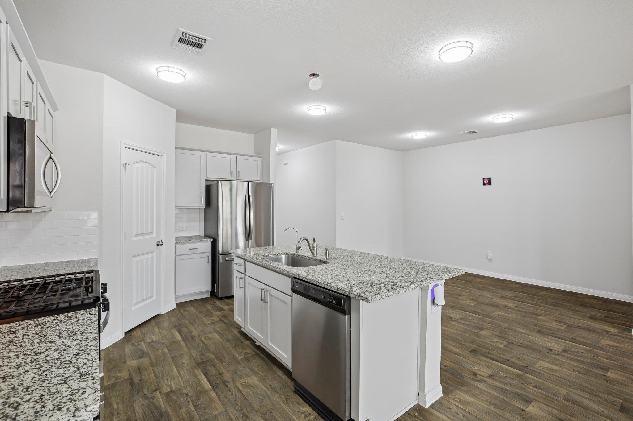 149 Mackinac LN