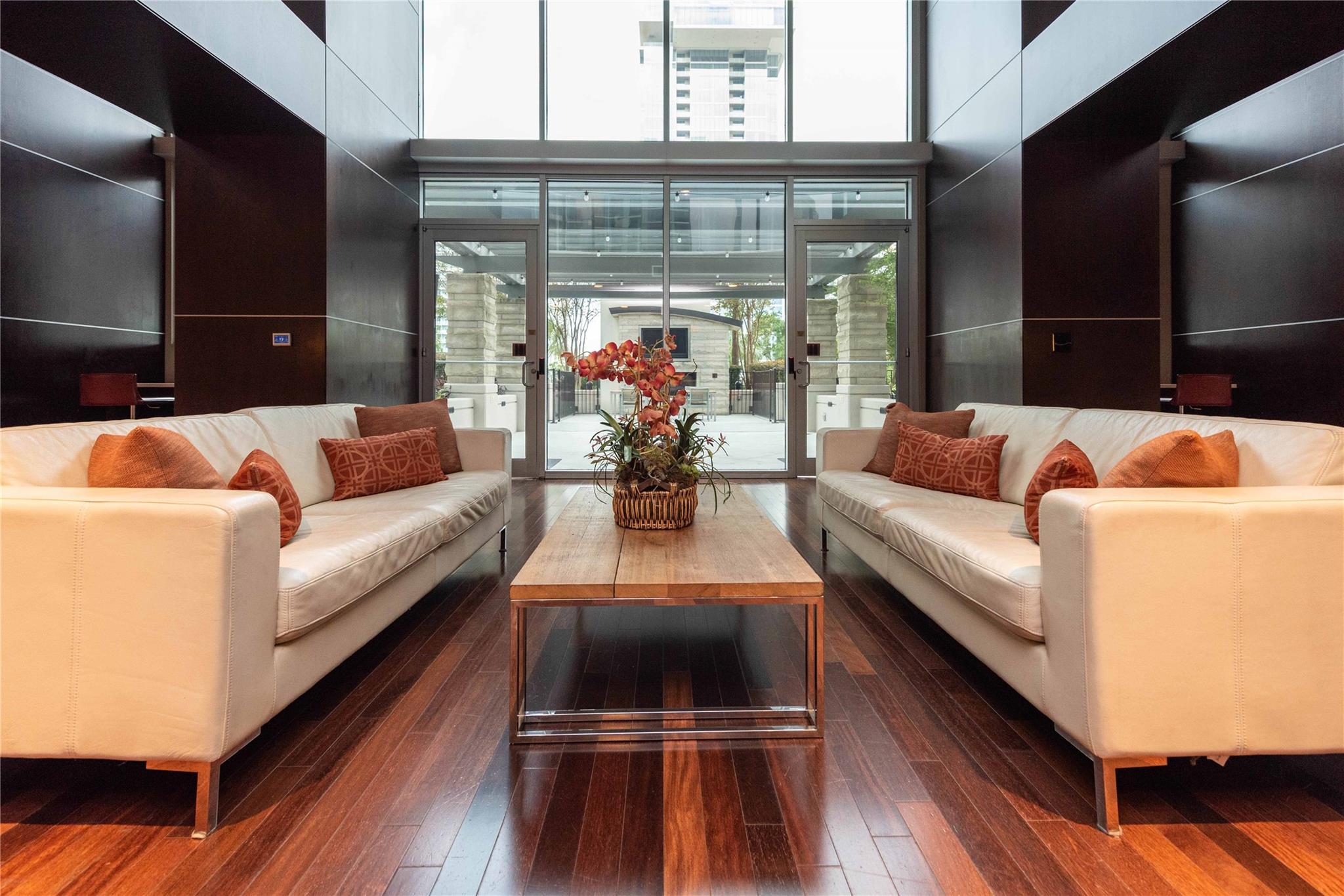 360 Nueces ST # 1214