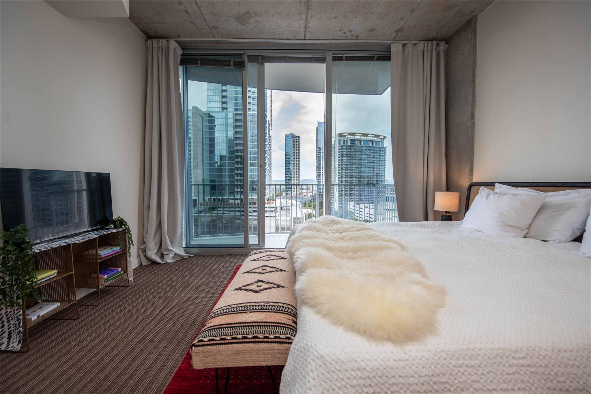 360 Nueces ST # 1214