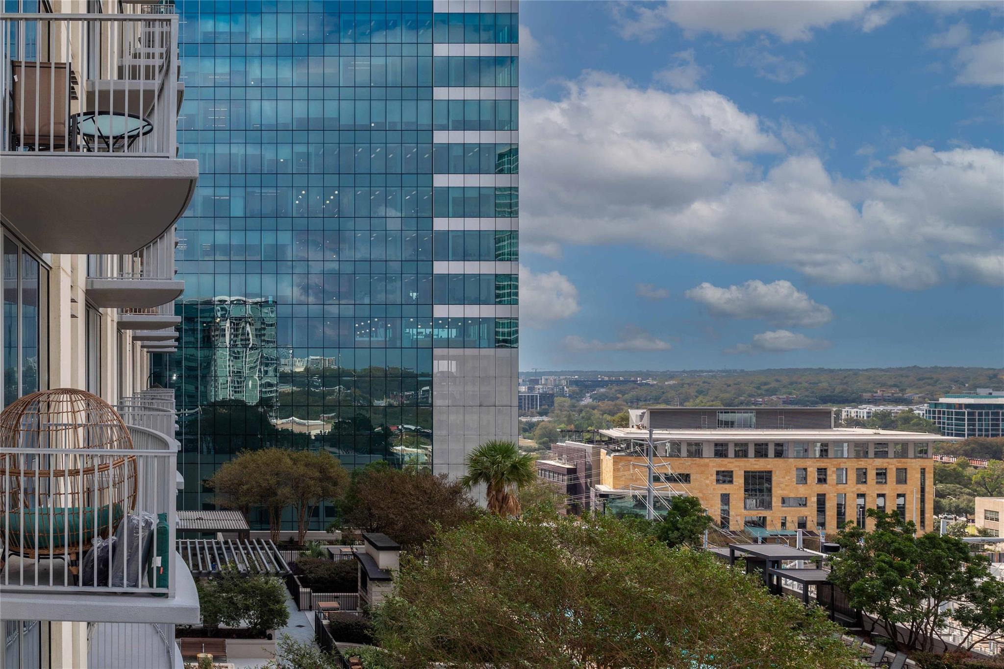 360 Nueces ST # 1214