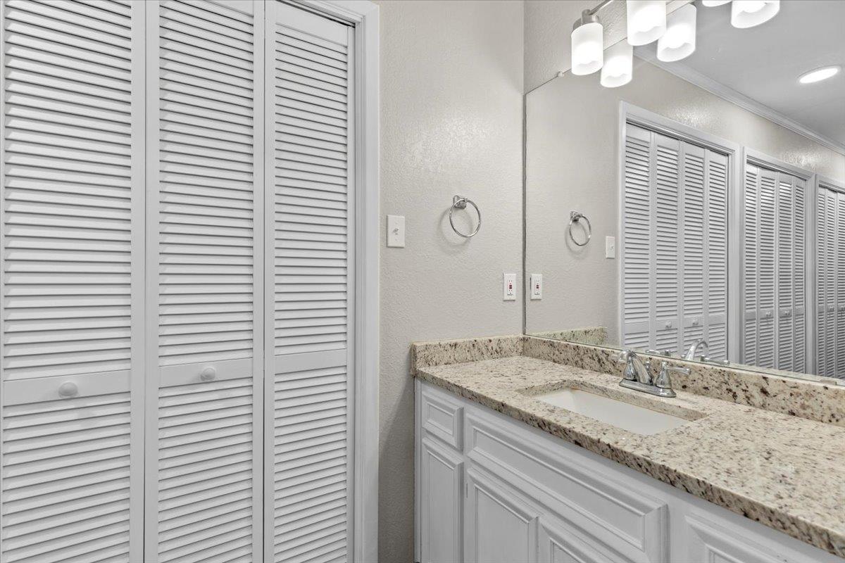 201 E Noton ST # 104