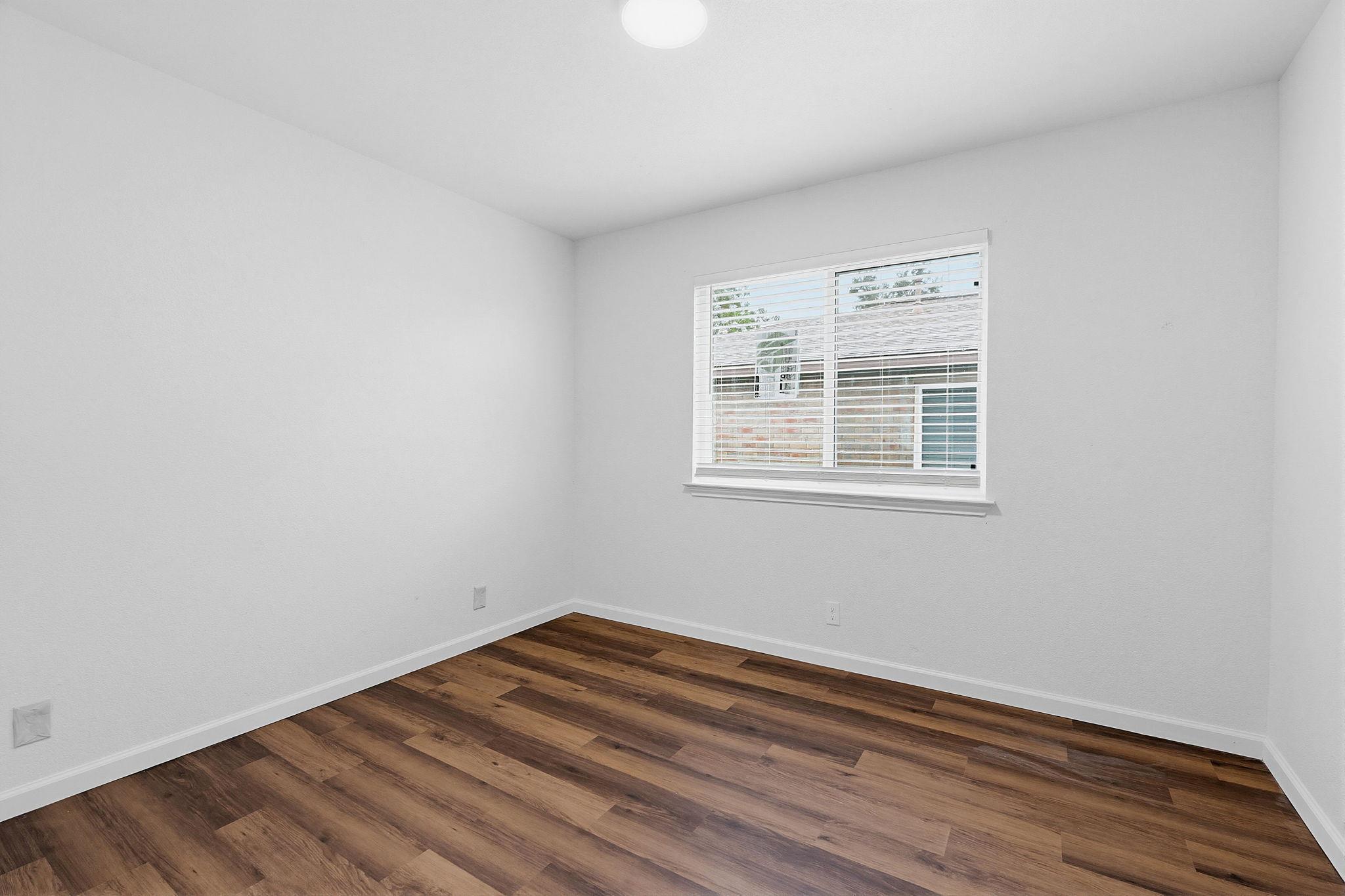 114 Loryn DR