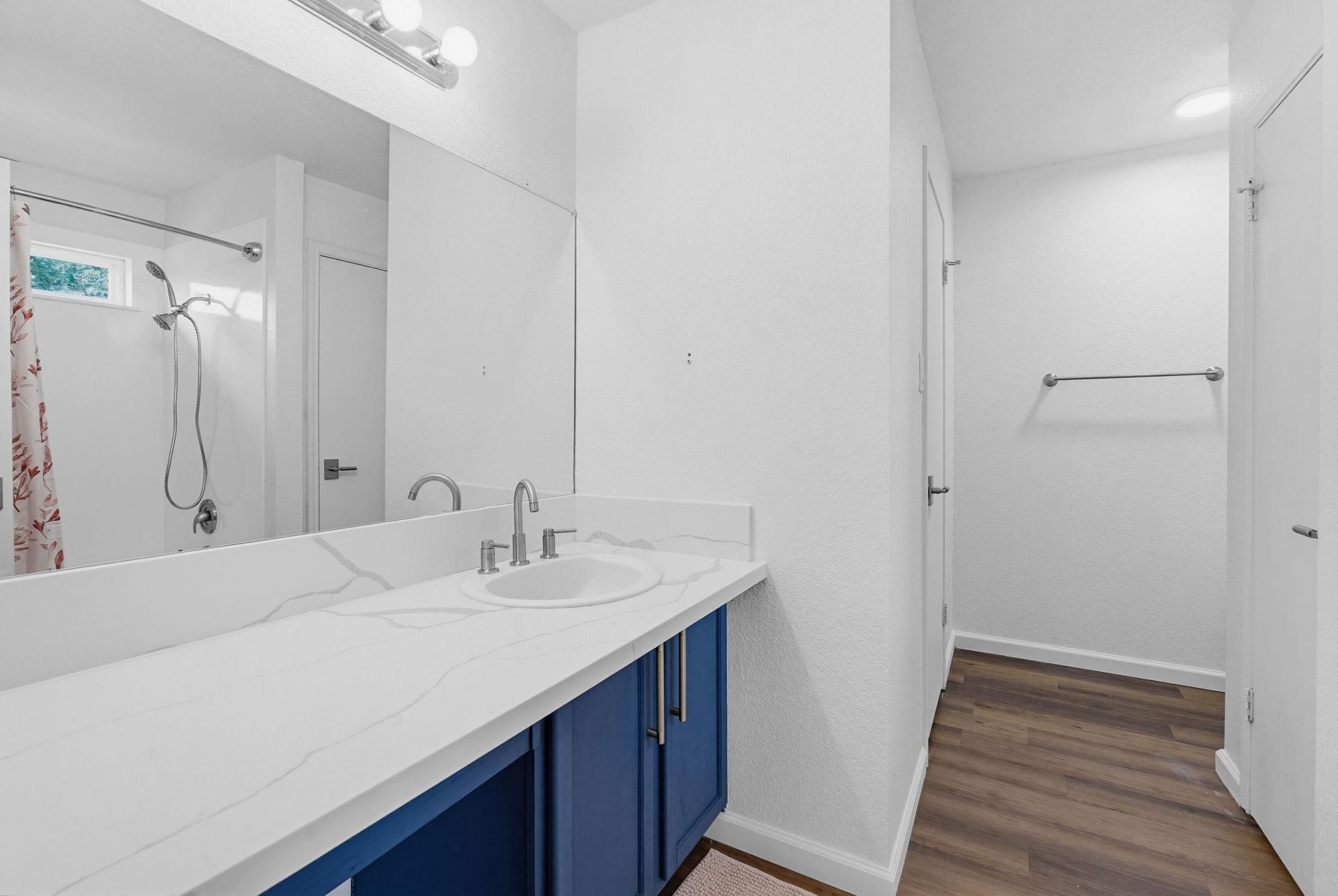 114 Loryn DR