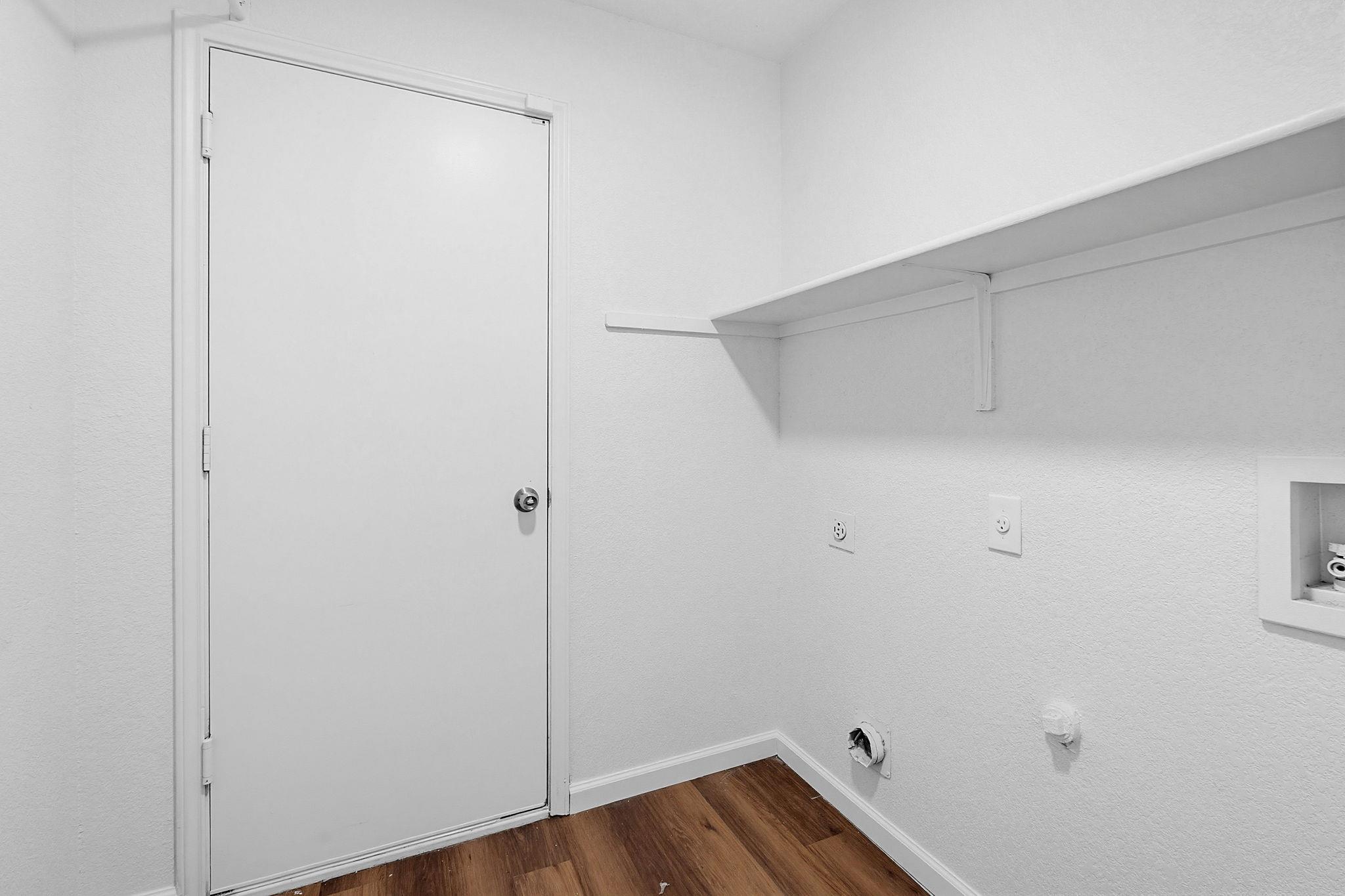 114 Loryn DR