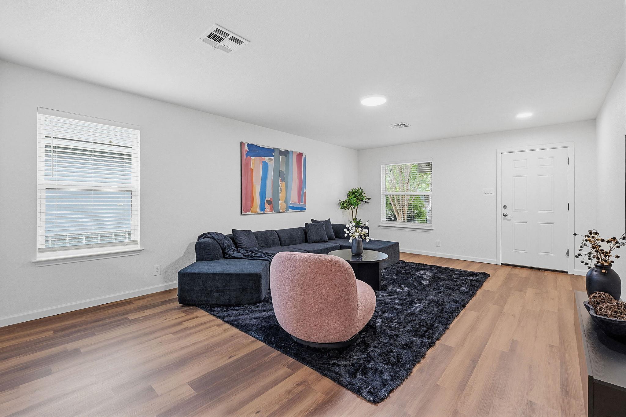 114 Loryn DR