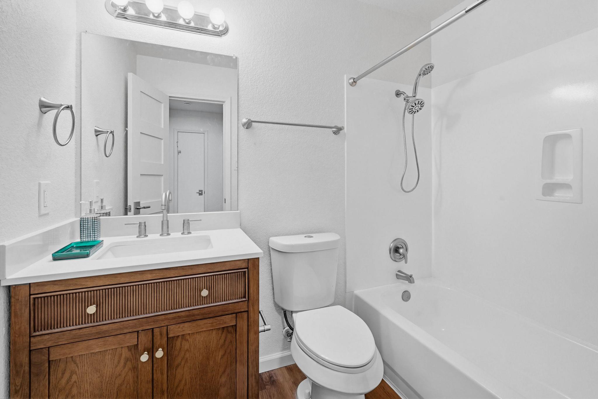114 Loryn DR