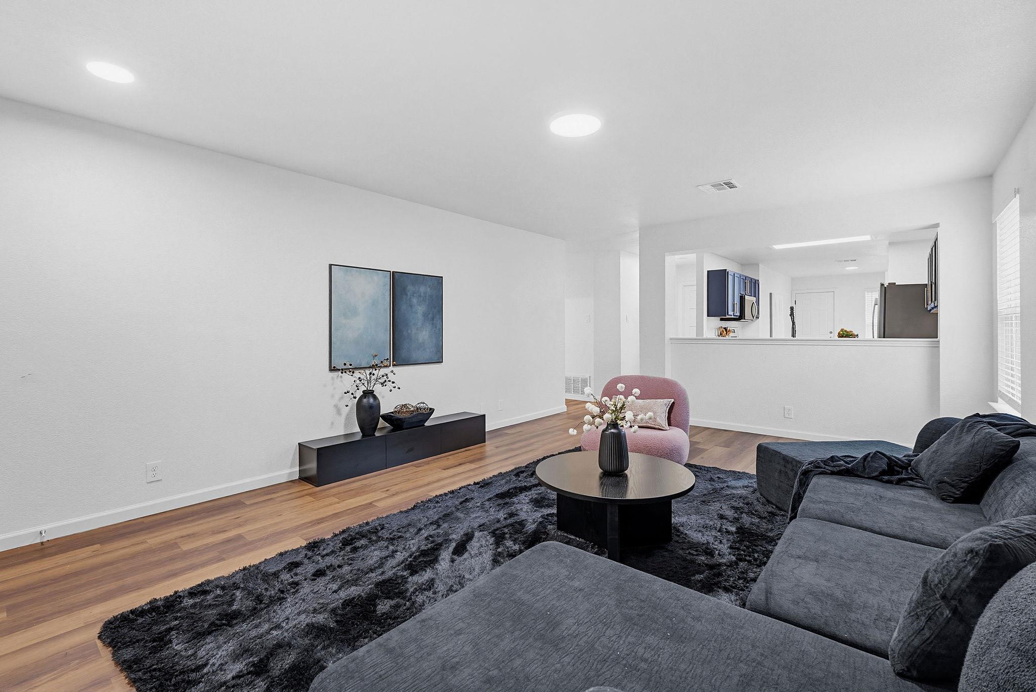 114 Loryn DR