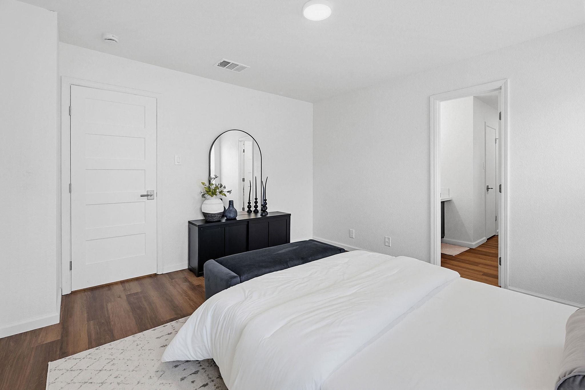 114 Loryn DR