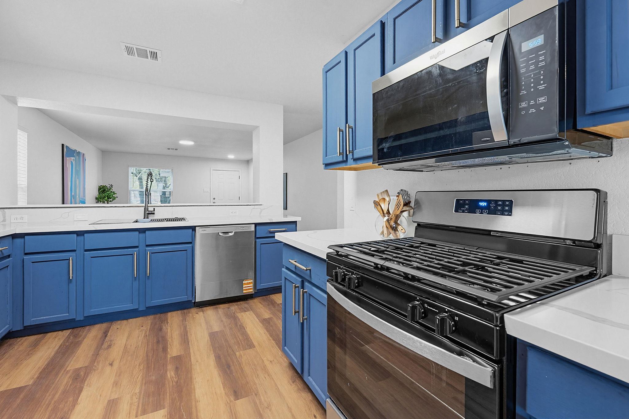 114 Loryn DR