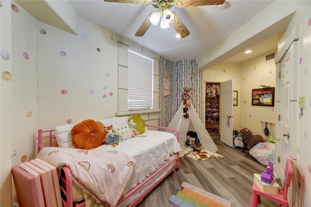 1712 Lakeshore DR # A