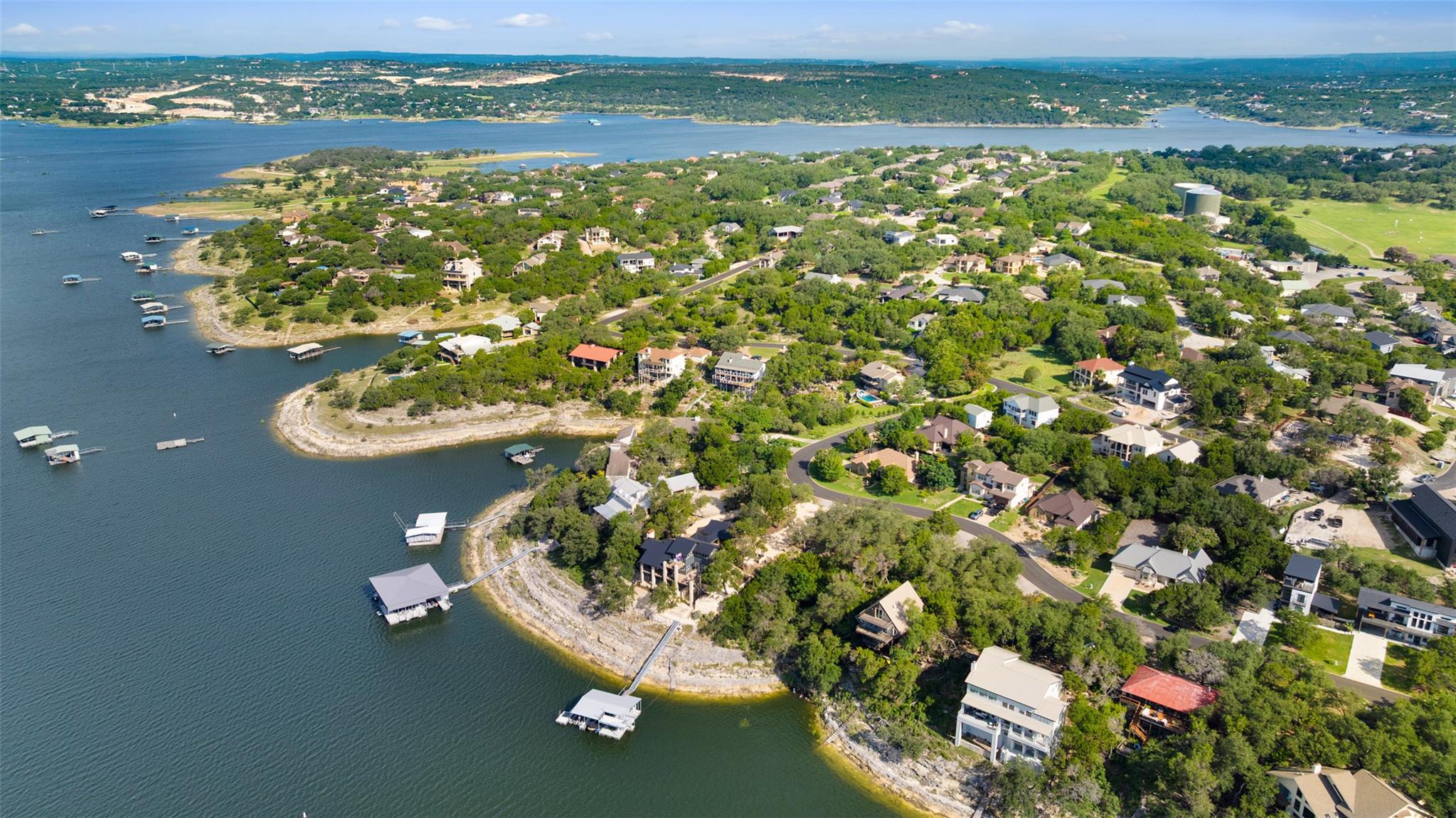 18401 Lakepoint CIR