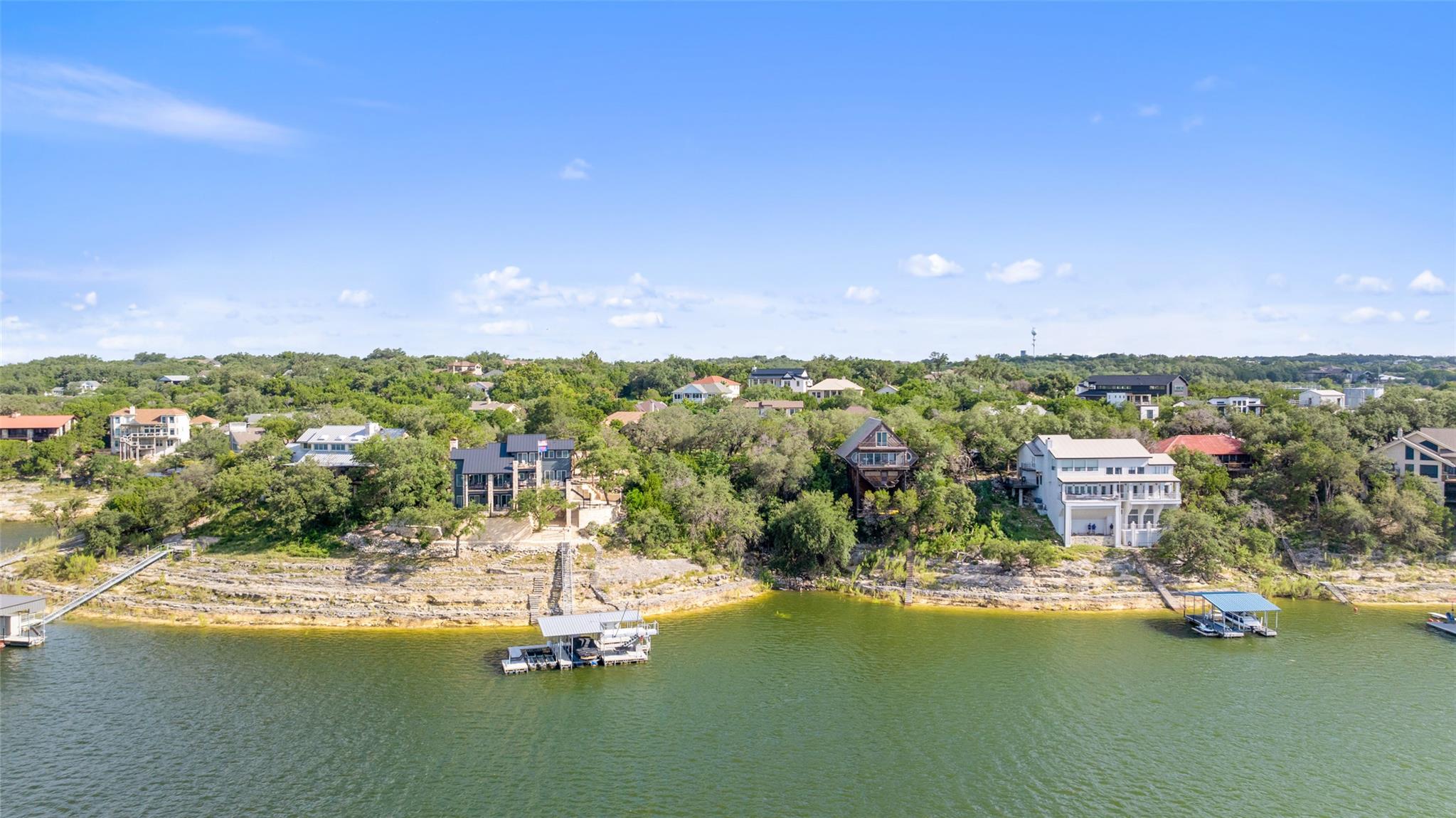 18401 Lakepoint CIR