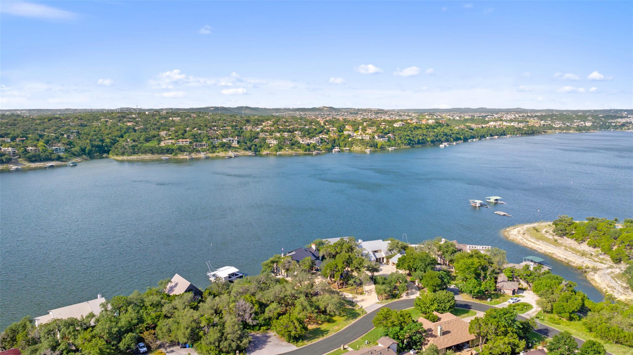 18401 Lakepoint CIR