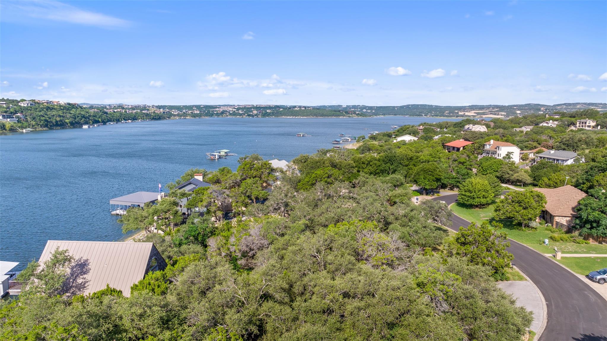 18401 Lakepoint CIR