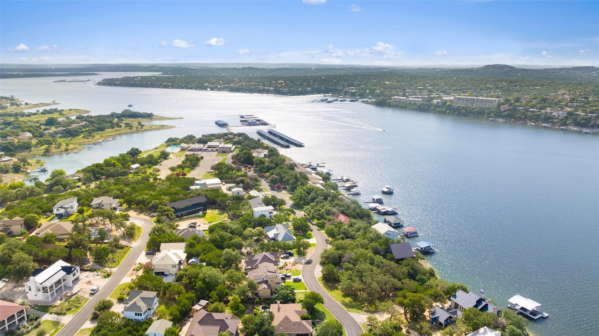 18401 Lakepoint CIR