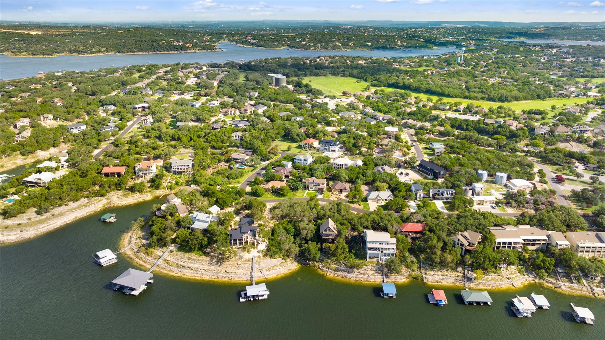 18401 Lakepoint CIR
