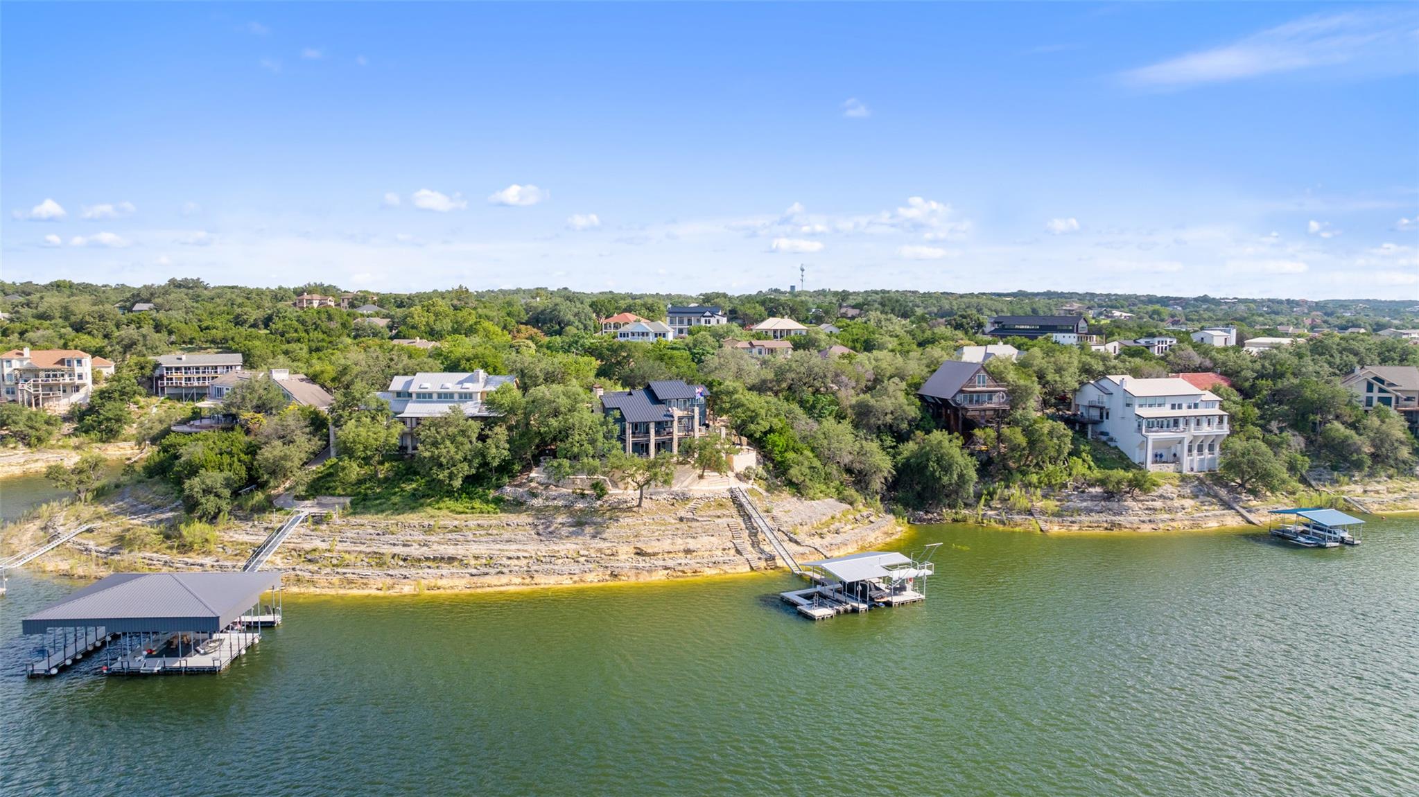 18401 Lakepoint CIR