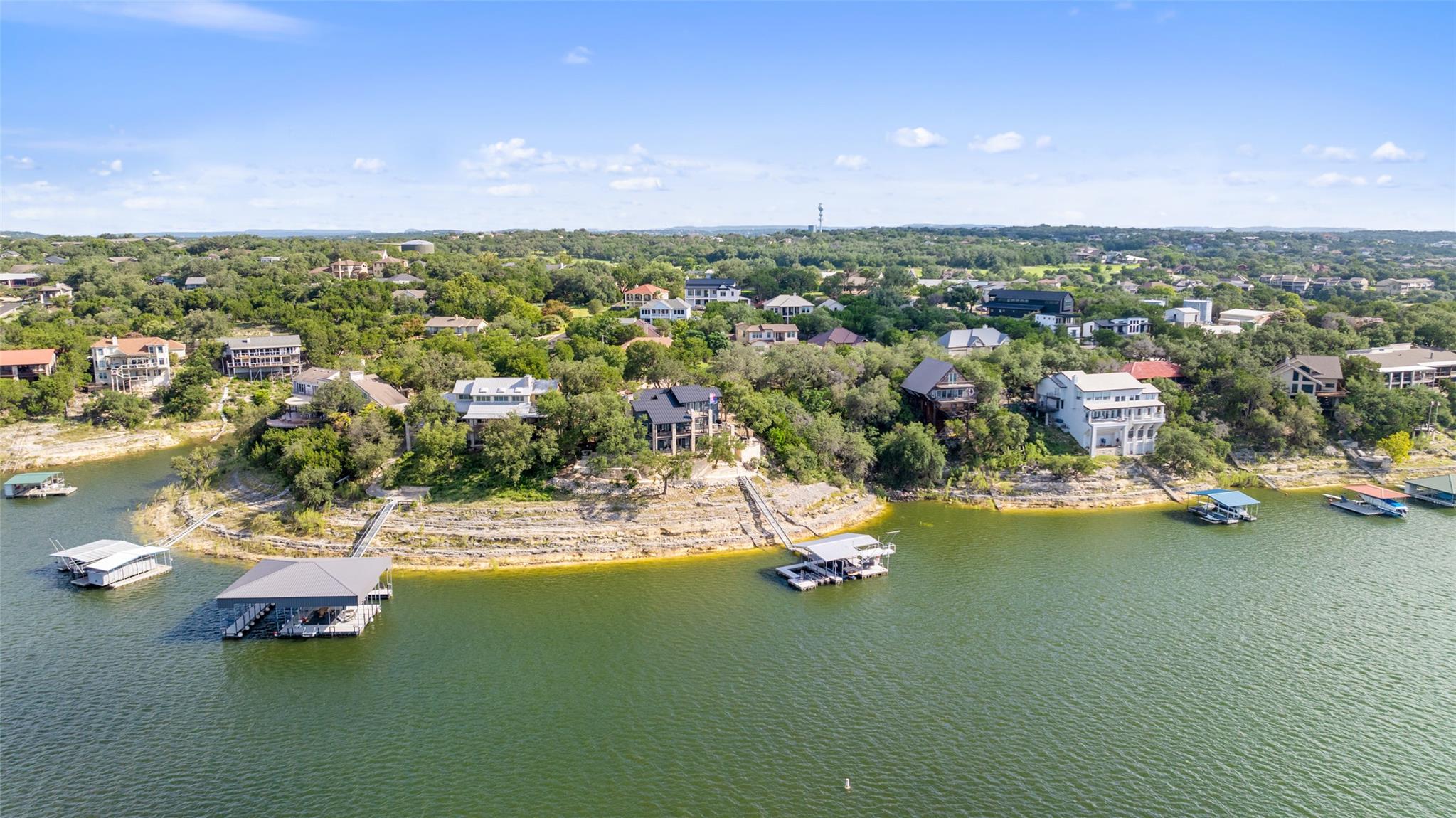 18401 Lakepoint CIR