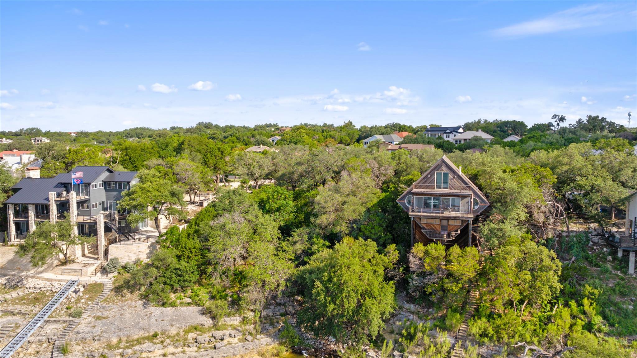 18401 Lakepoint CIR