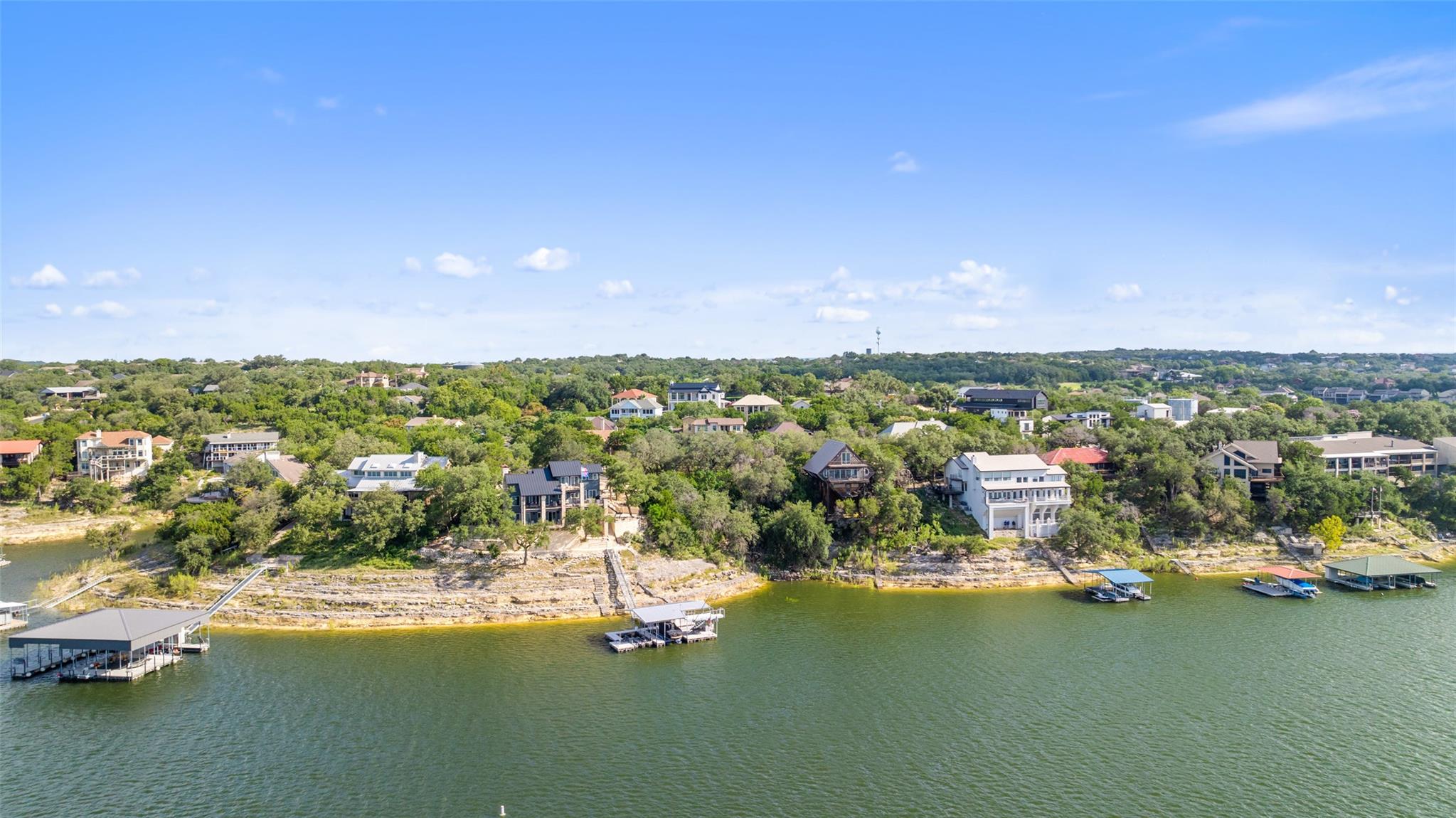 18401 Lakepoint CIR