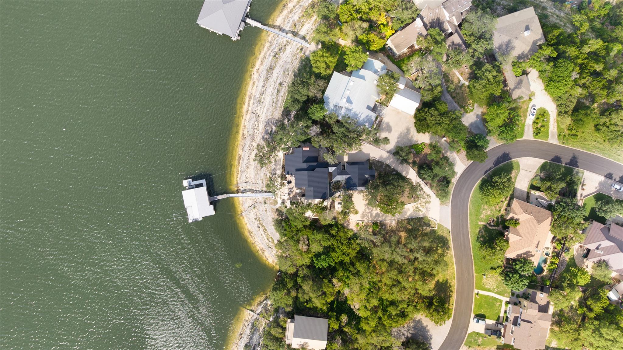 18401 Lakepoint CIR