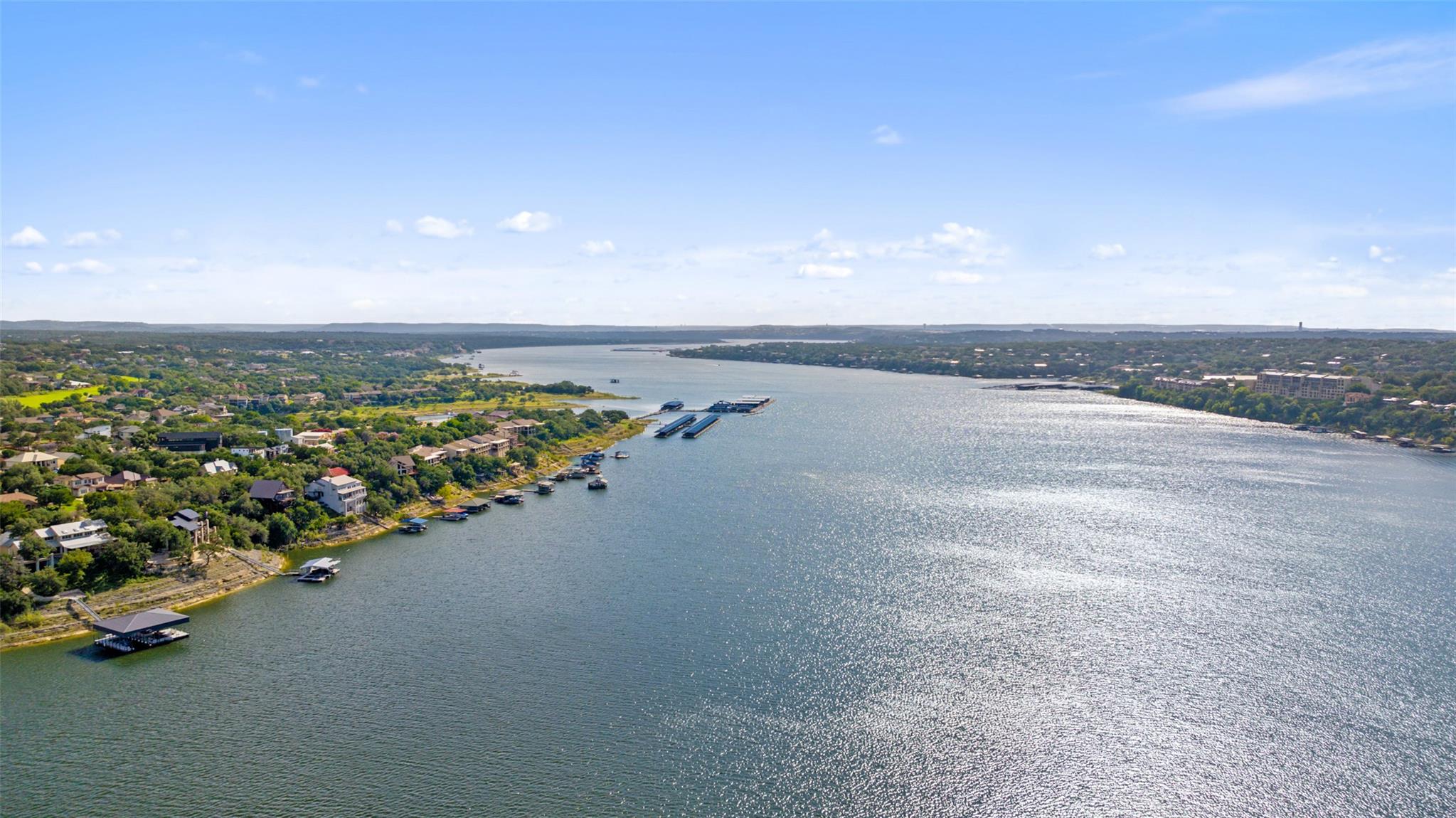 18401 Lakepoint CIR