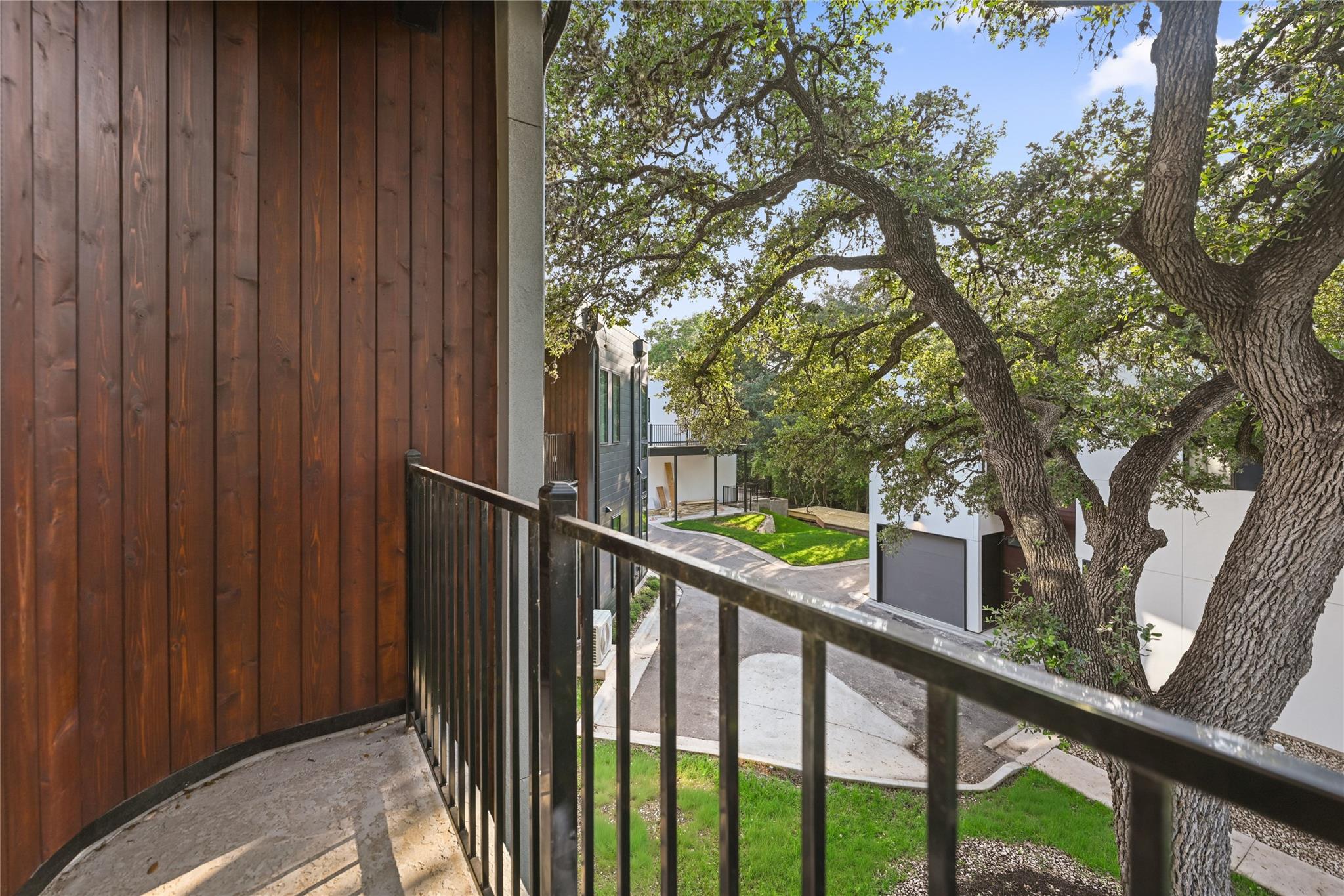 219 Lessin LN # 15
