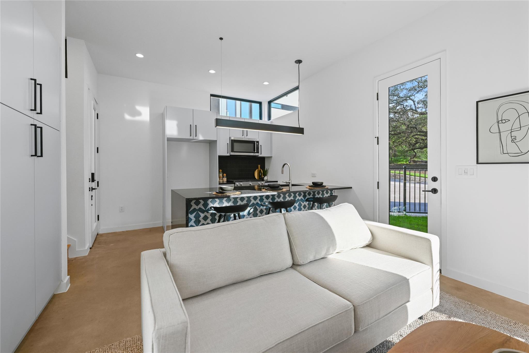 219 Lessin LN # 15