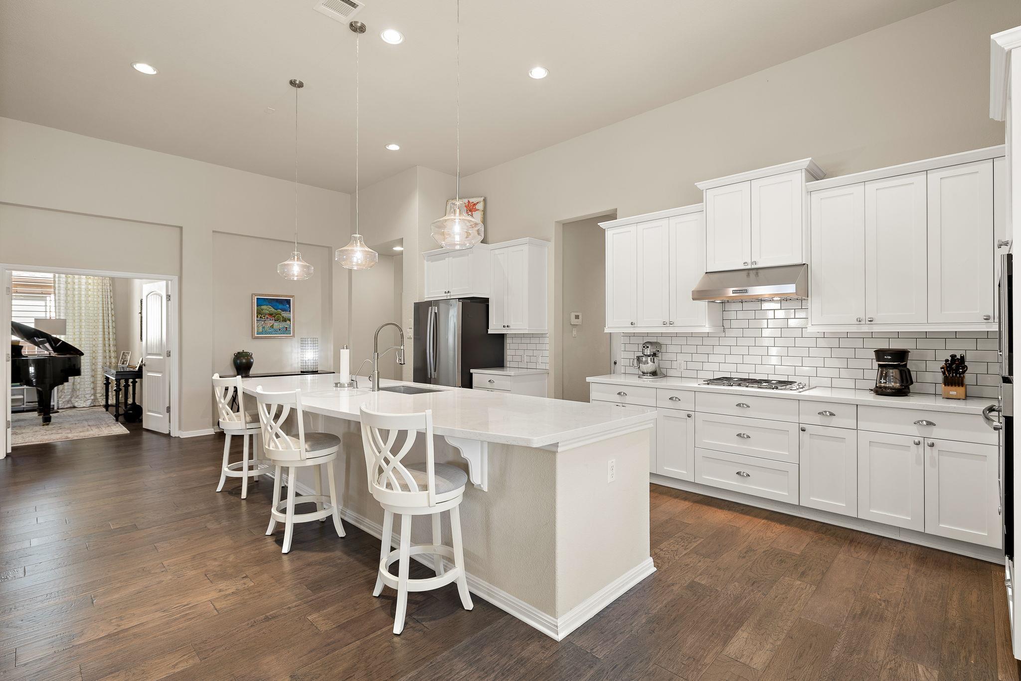 5016 Yucca Flower LN