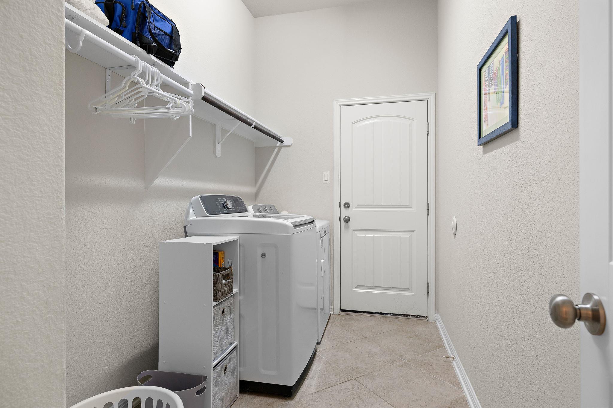 5016 Yucca Flower LN