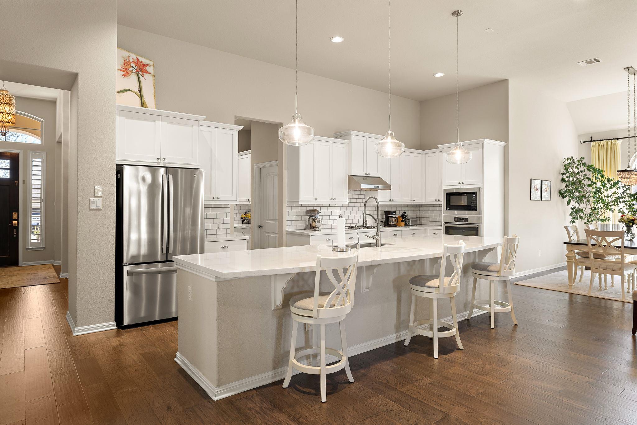 5016 Yucca Flower LN