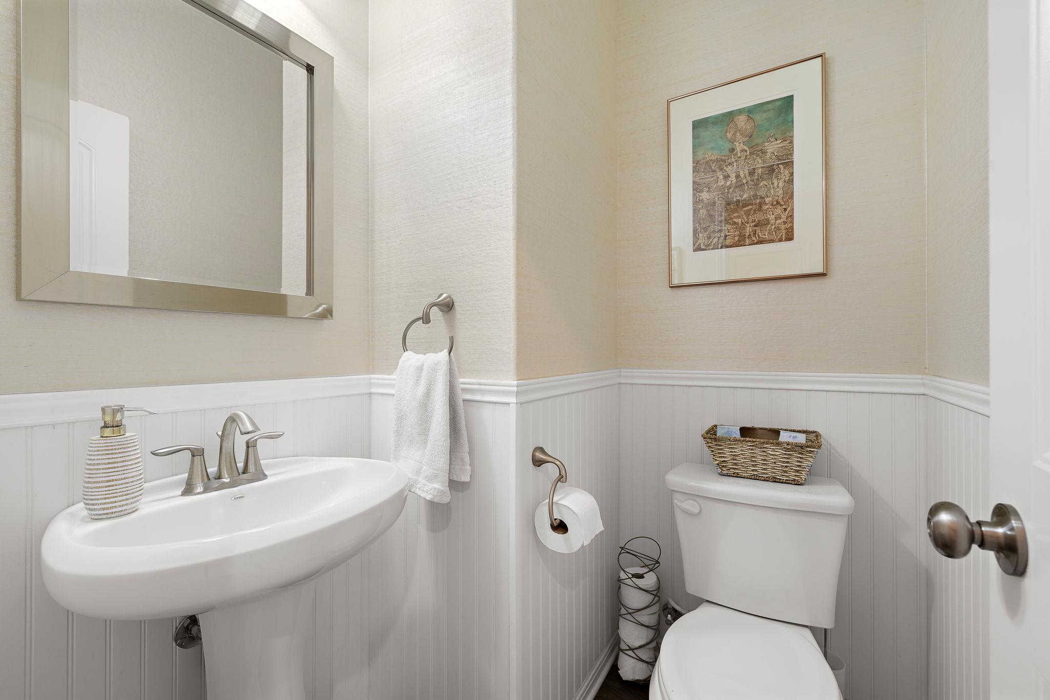 5016 Yucca Flower LN