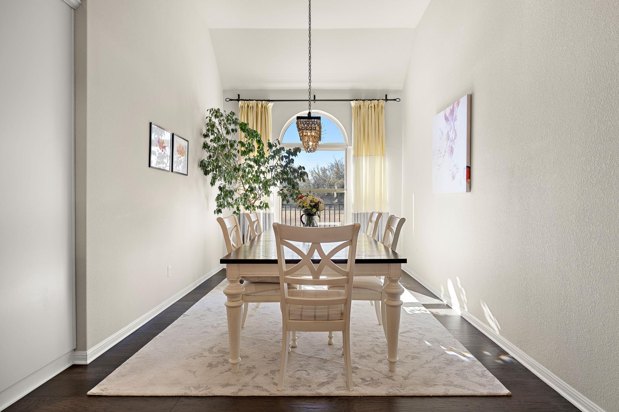 5016 Yucca Flower LN