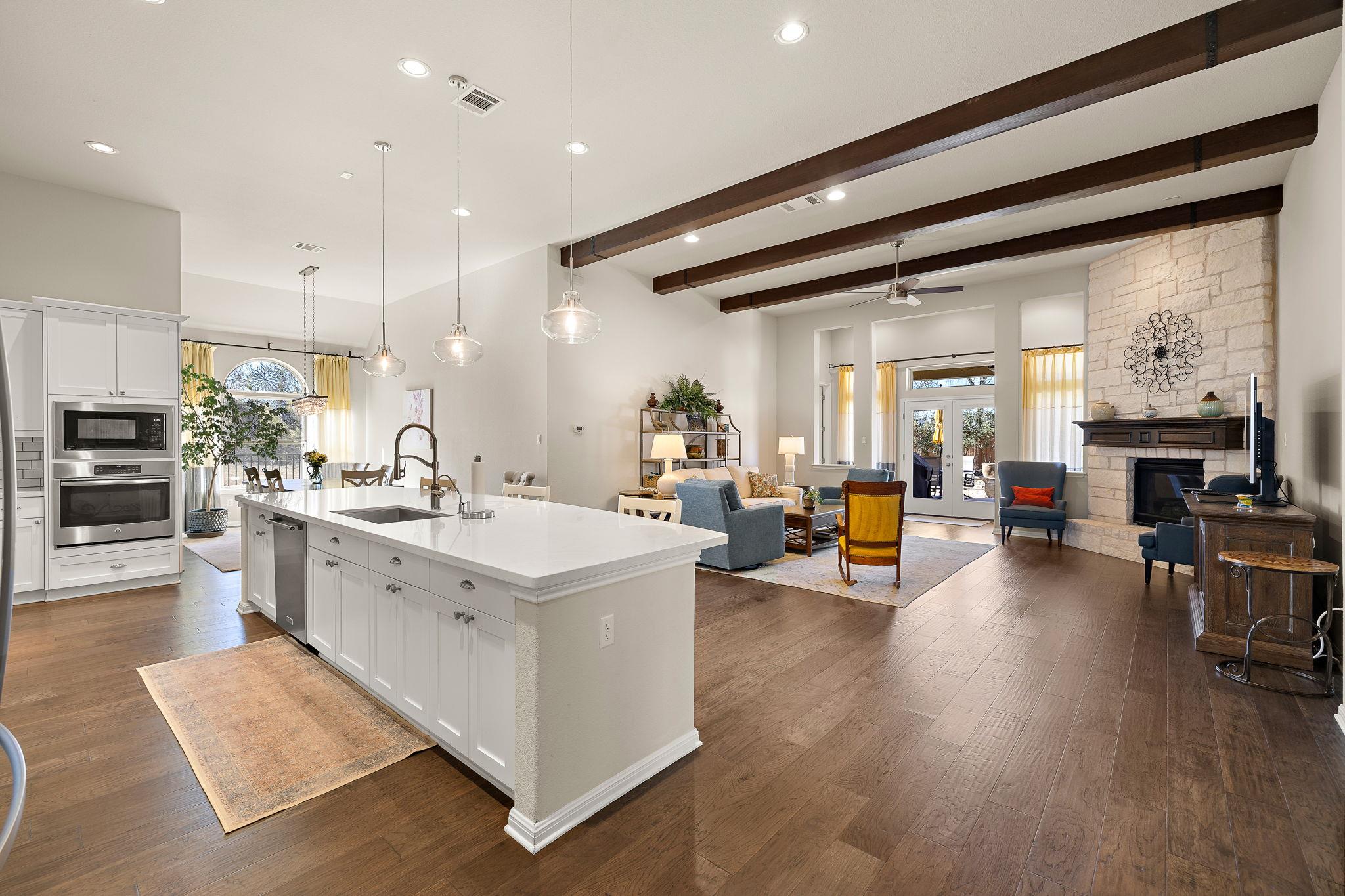 5016 Yucca Flower LN