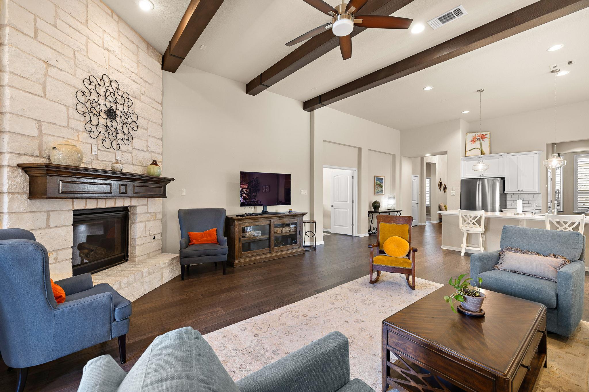 5016 Yucca Flower LN