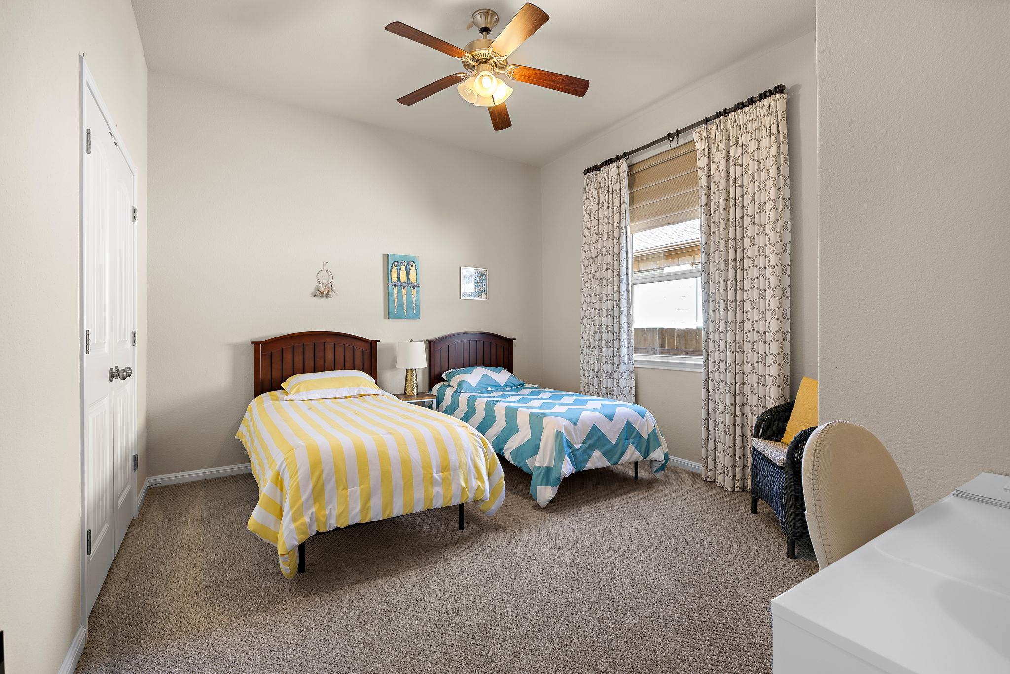 5016 Yucca Flower LN