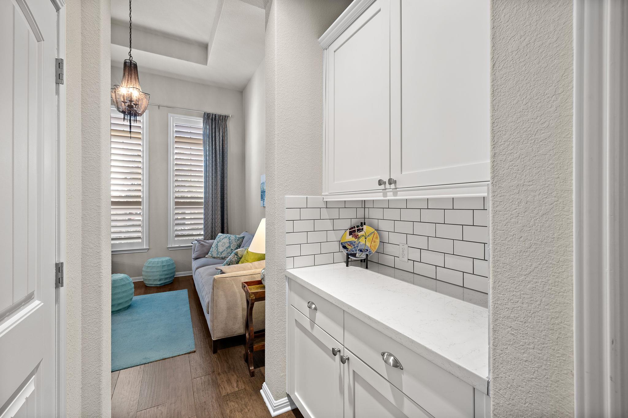 5016 Yucca Flower LN