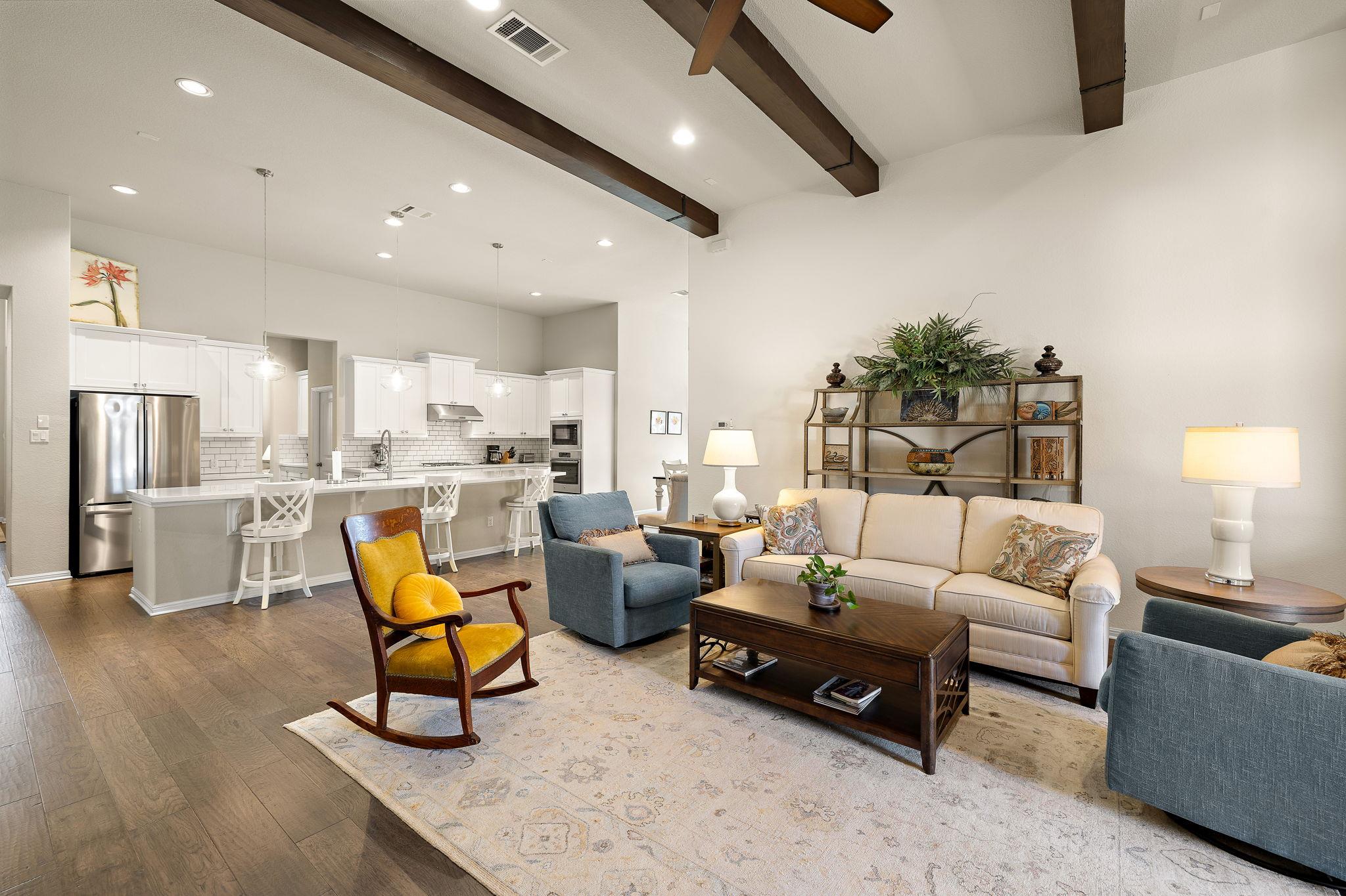 5016 Yucca Flower LN