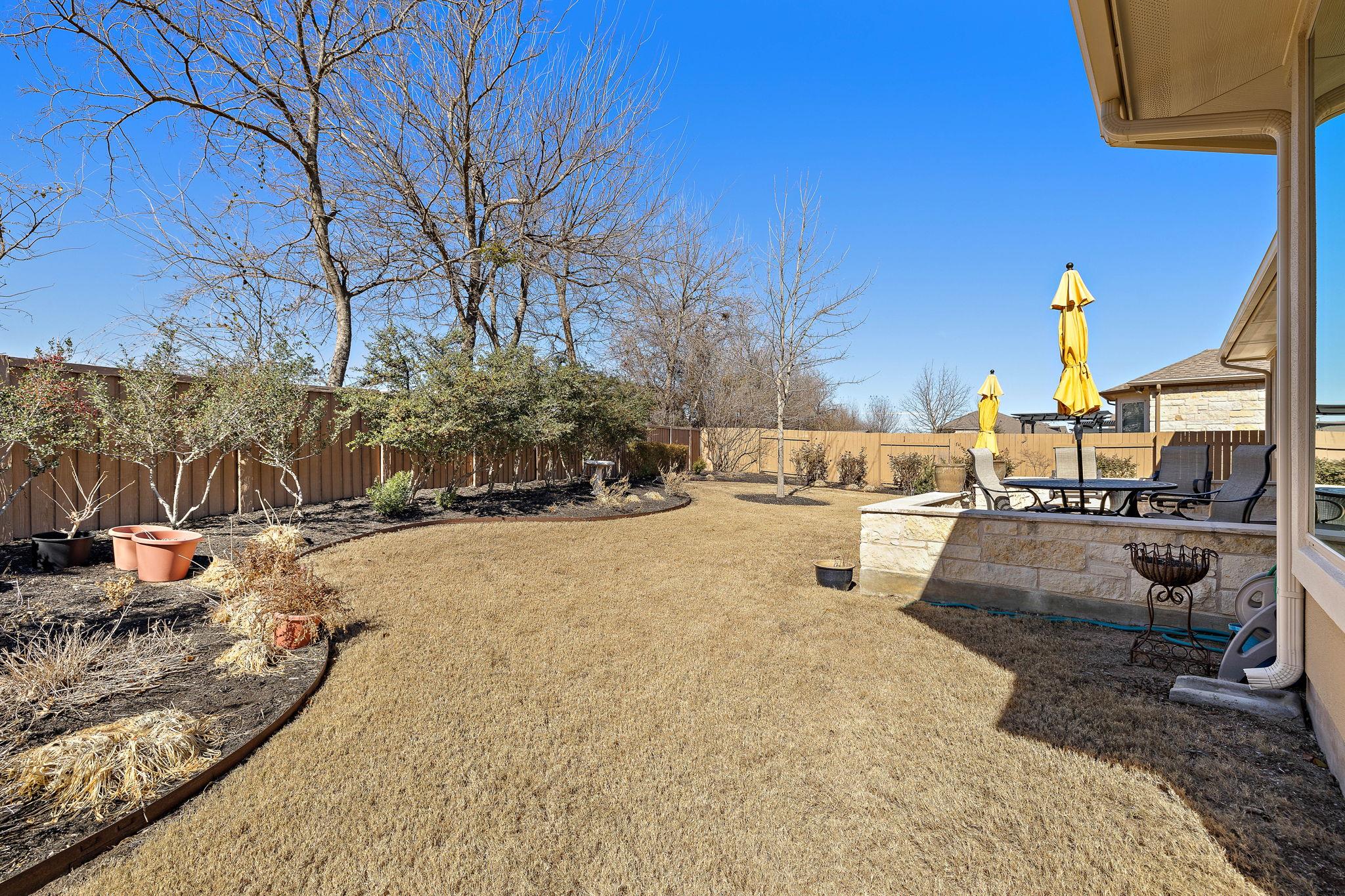 5016 Yucca Flower LN