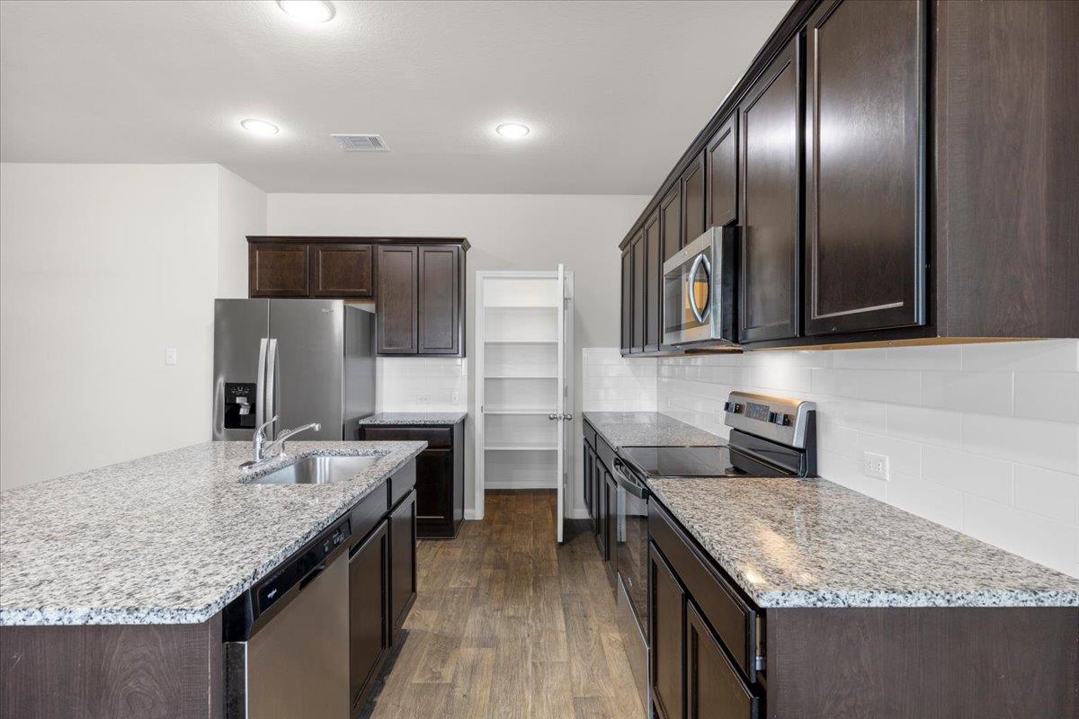 1033 Ferryman dr DR