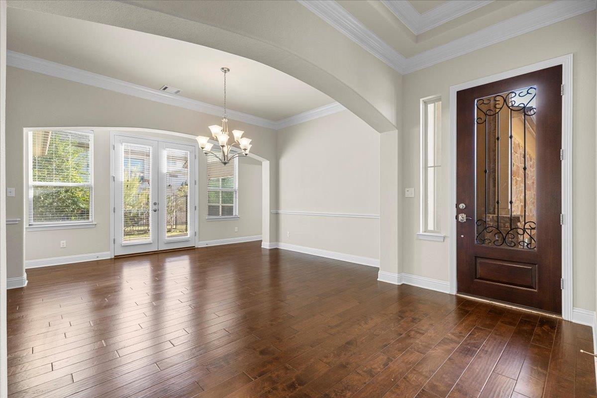 207 Coopers Crown LN