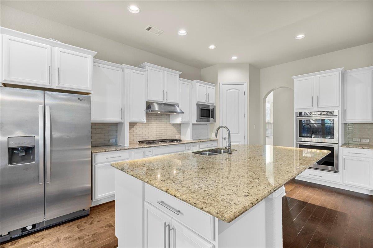 207 Coopers Crown LN