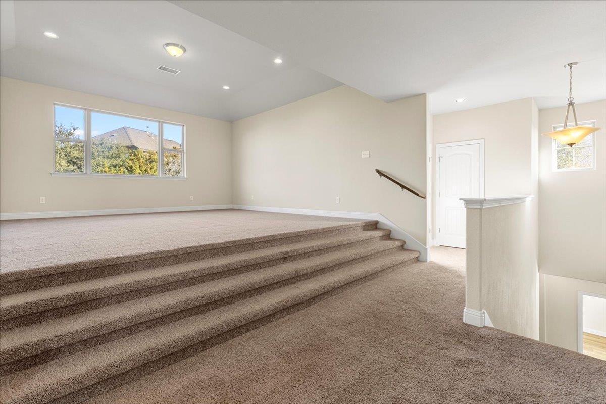 207 Coopers Crown LN