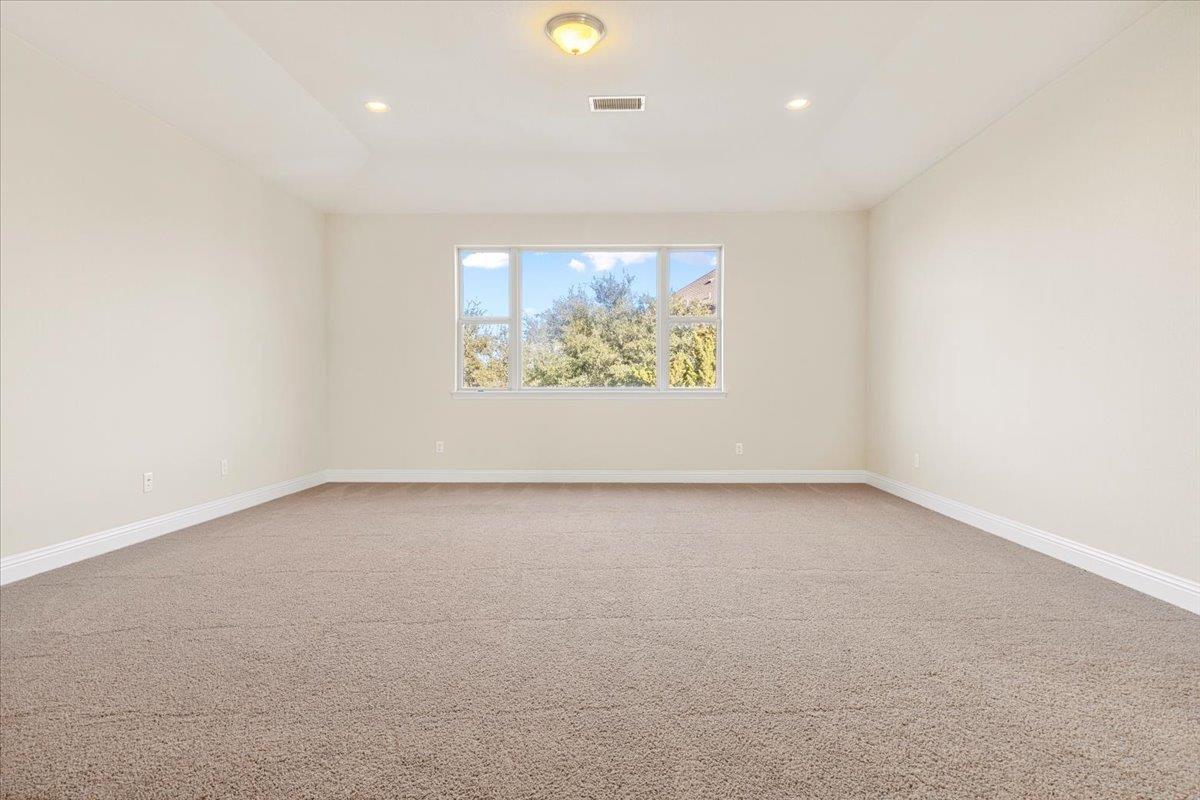 207 Coopers Crown LN