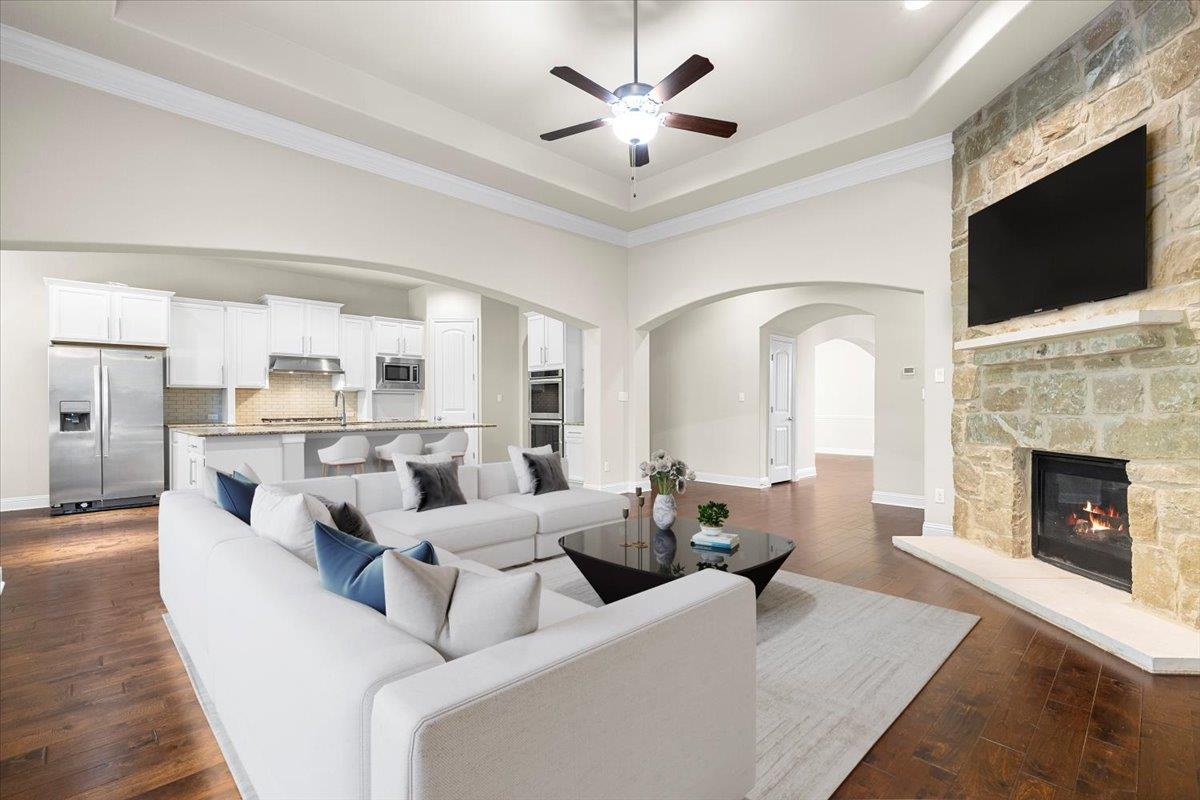 207 Coopers Crown LN