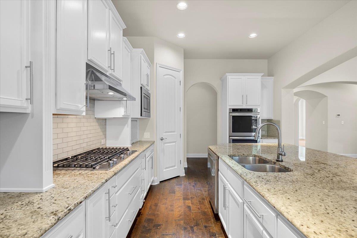 207 Coopers Crown LN