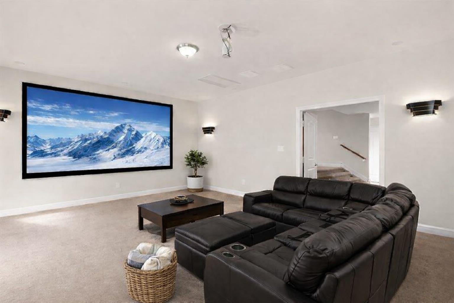 207 Coopers Crown LN