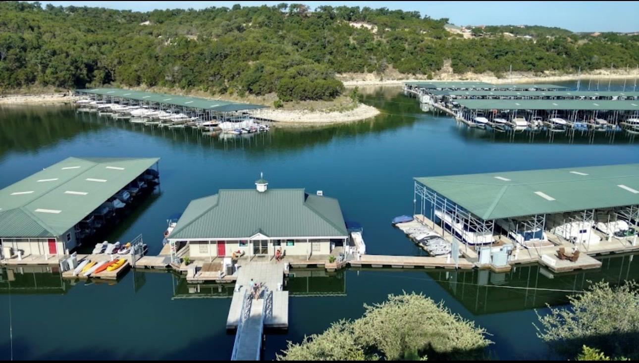 207 Coopers Crown LN